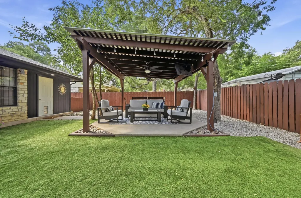 303 Pin Oak Drive Georgetown TX 78628
