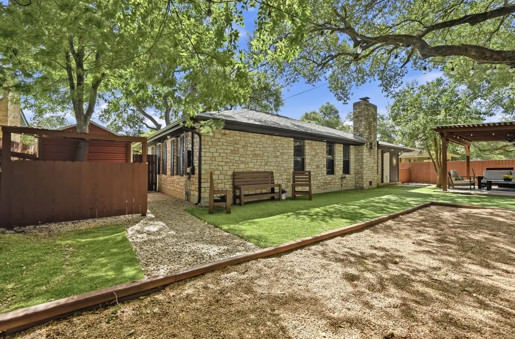303 Pin Oak Drive Georgetown TX 78628
