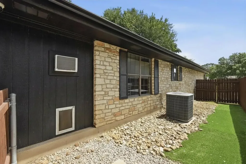 303 Pin Oak Drive Georgetown TX 78628