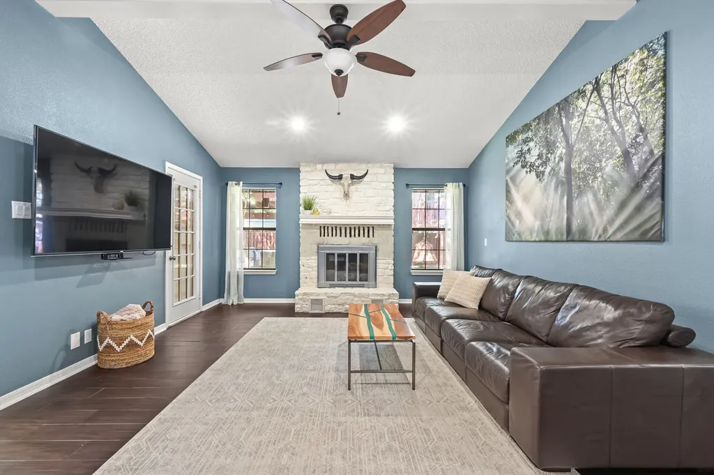 303 Pin Oak Drive Georgetown TX 78628