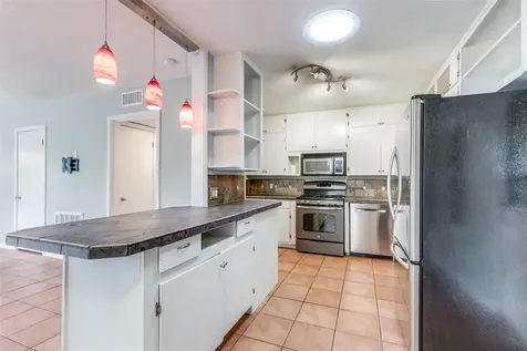 11504 Oakwood Drive Austin TX 78753