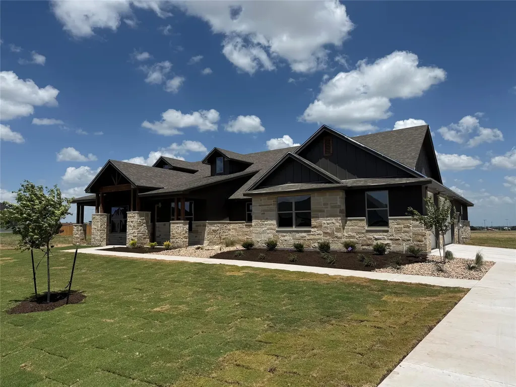 11109 Golden Eagle Avenue Salado TX 76571