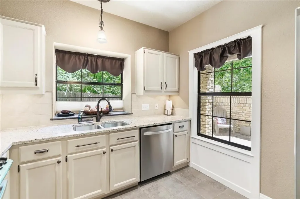 10819 Crown Colony Drive Austin TX 78747