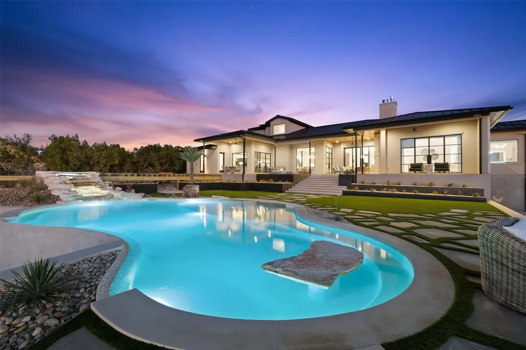 400 Medlin Creek Loop Dripping Springs TX 78620