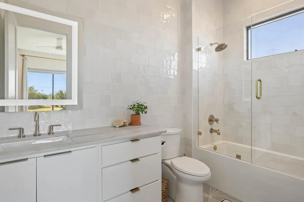 400 Medlin Creek Loop Dripping Springs TX 78620