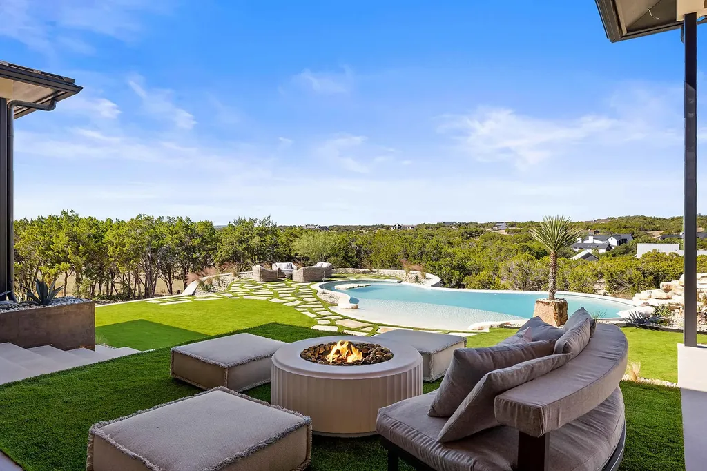 400 Medlin Creek Loop Dripping Springs TX 78620