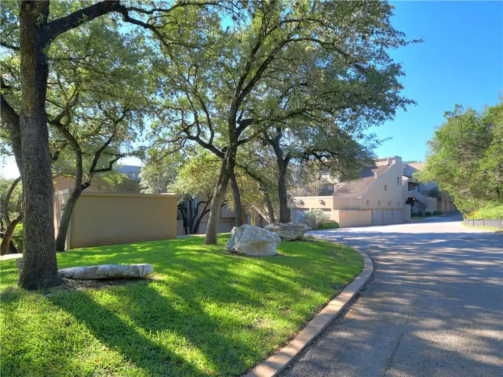 1707 Spyglass Drive Austin TX 78746