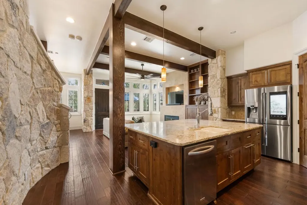 2002 Kinney Avenue Austin TX 78704