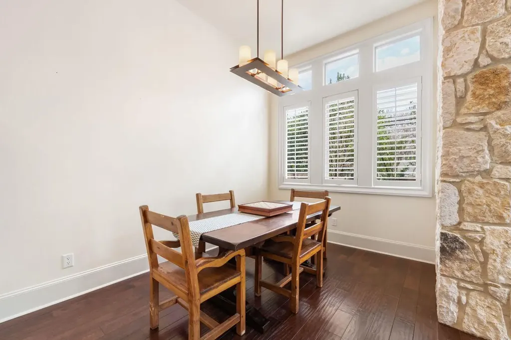 2002 Kinney Avenue Austin TX 78704