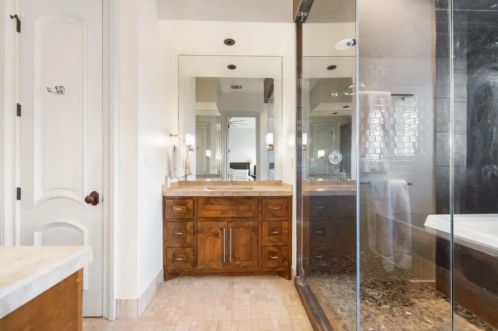2002 Kinney Avenue Austin TX 78704