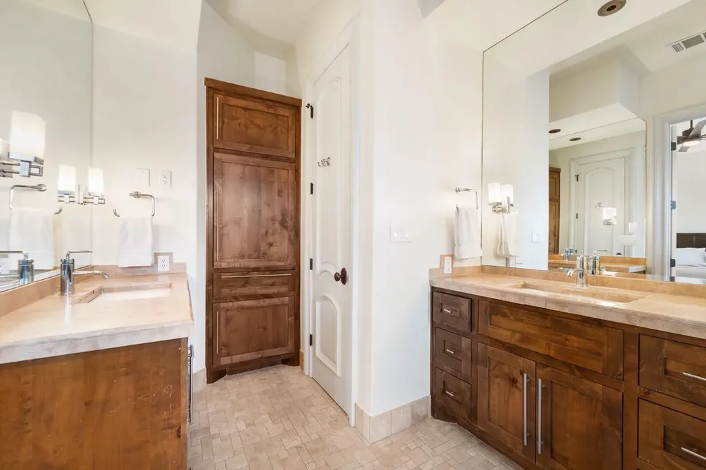 2002 Kinney Avenue Austin TX 78704