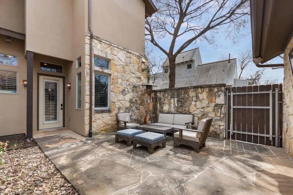 2002 Kinney Avenue Austin TX 78704