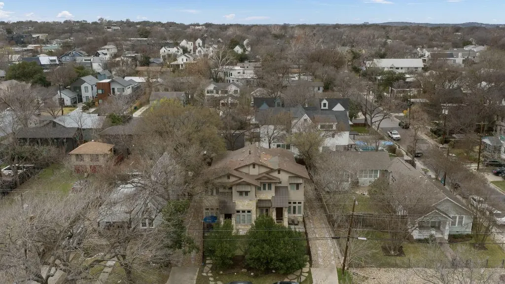 2002 Kinney Avenue Austin TX 78704
