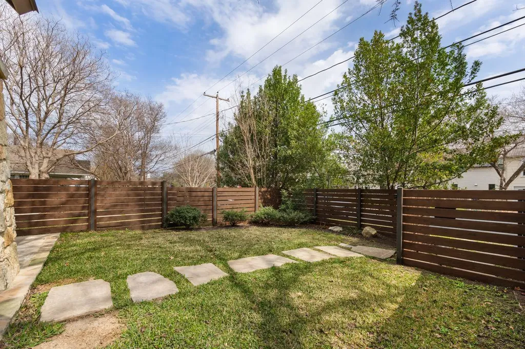 2002 Kinney Avenue Austin TX 78704