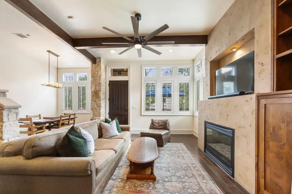 2002 Kinney Avenue Austin TX 78704