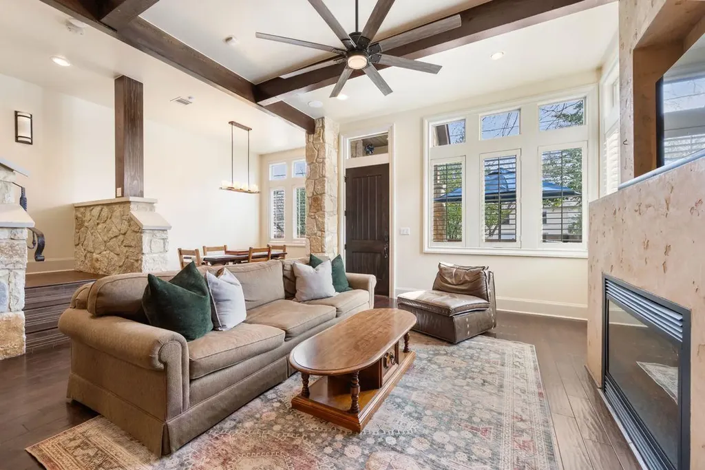 2002 Kinney Avenue Austin TX 78704