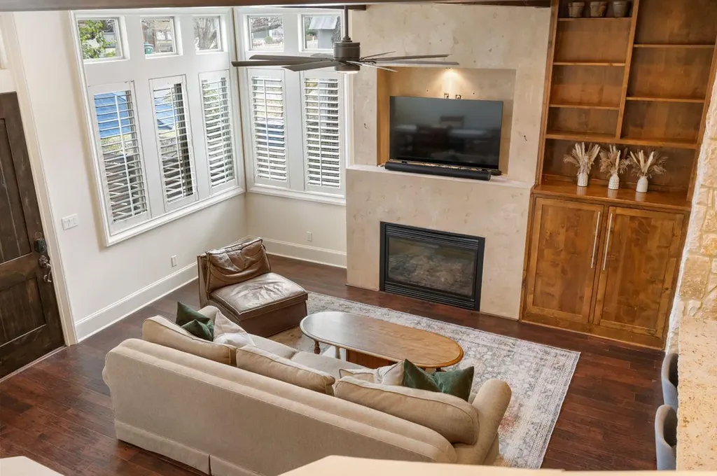 2002 Kinney Avenue Austin TX 78704