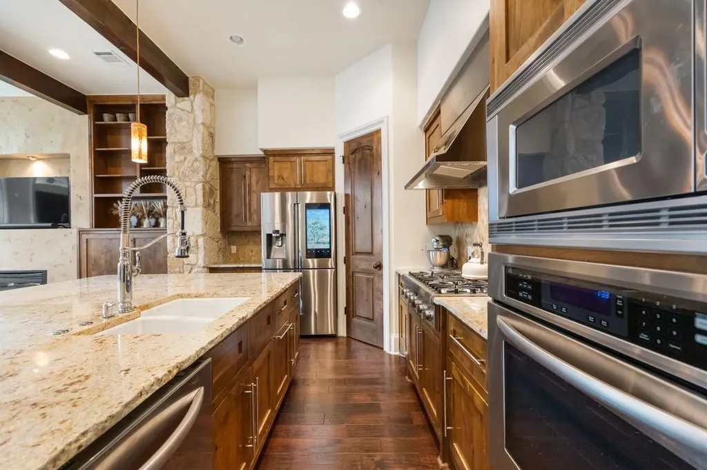 2002 Kinney Avenue Austin TX 78704