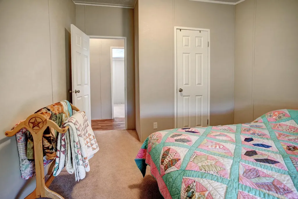 4495 Taylorsville Road Red Rock TX 78662