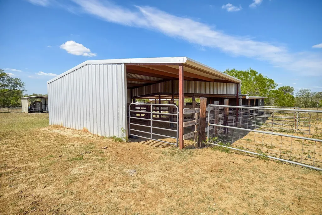 4495 Taylorsville Road Red Rock TX 78662