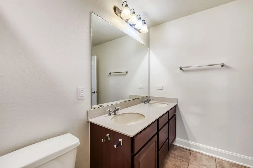 7632 Knockfin Drive Austin TX 78744