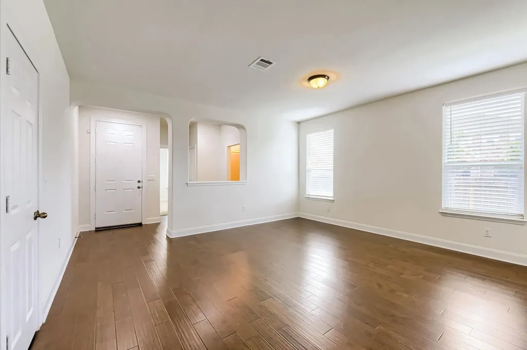 7632 Knockfin Drive Austin TX 78744