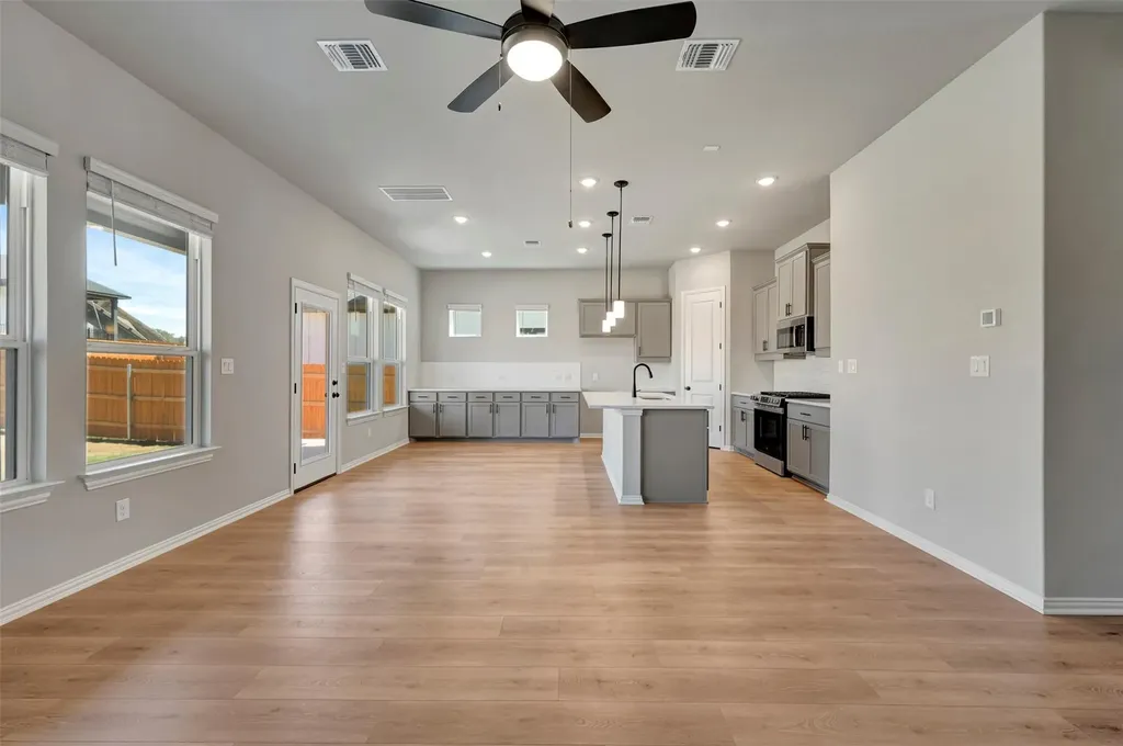 186 Grayson Elm Pass Dripping Springs TX 78620