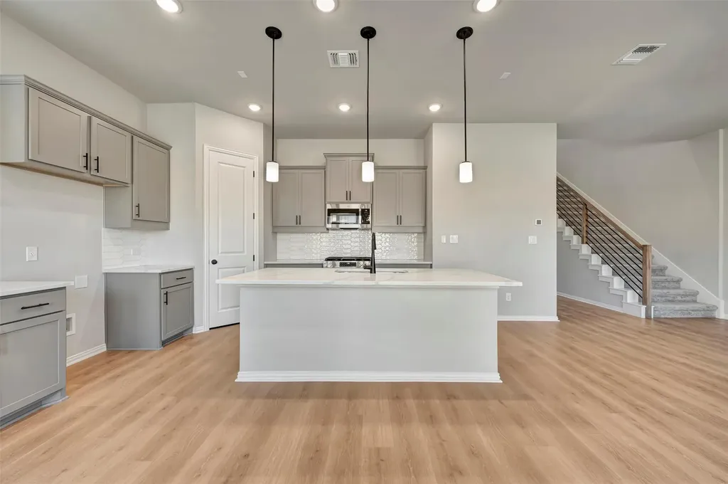 186 Grayson Elm Pass Dripping Springs TX 78620