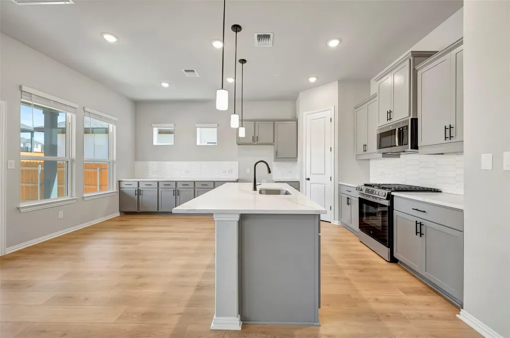 186 Grayson Elm Pass Dripping Springs TX 78620