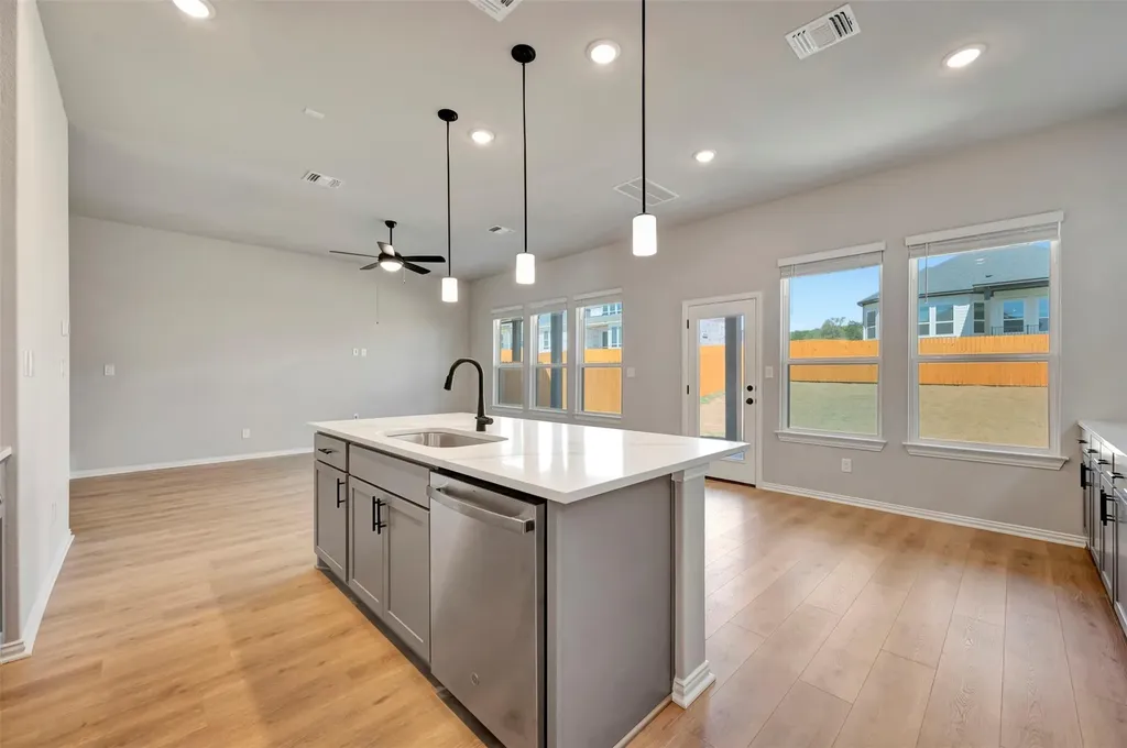 186 Grayson Elm Pass Dripping Springs TX 78620