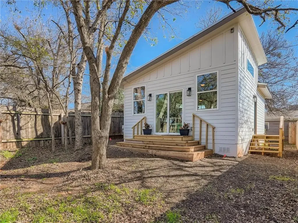 1614 Elmira Road Austin TX 78721