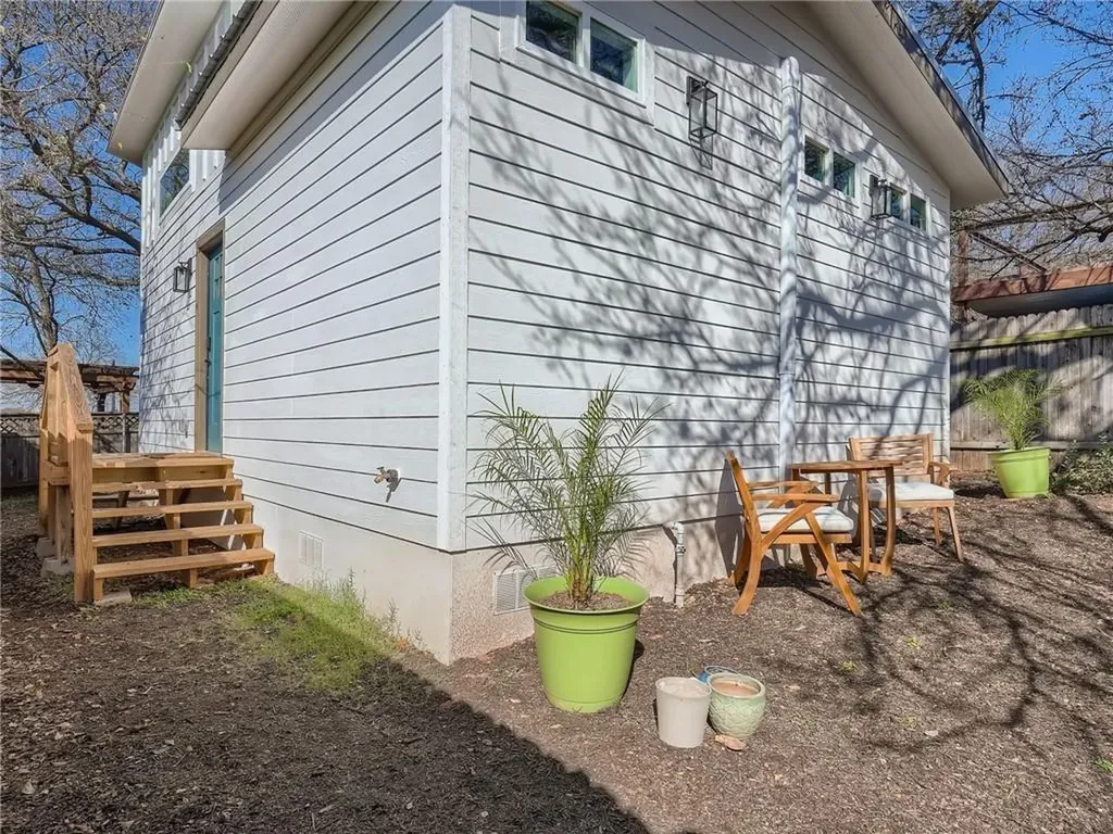 1614 Elmira Road Austin TX 78721