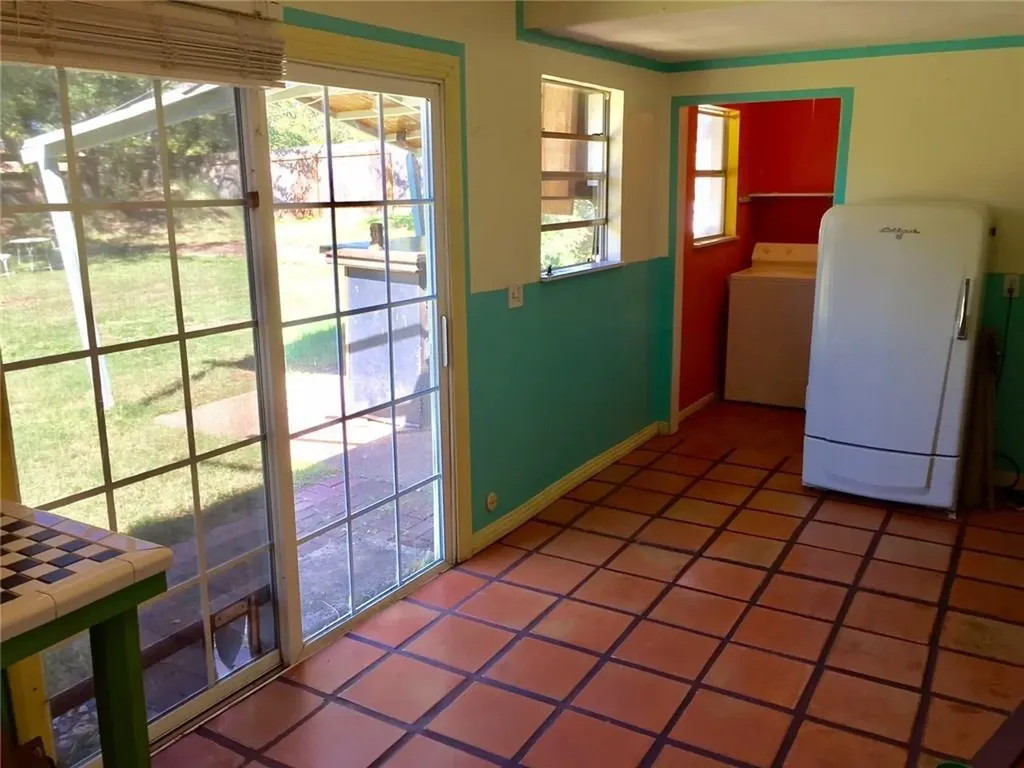 1614 Elmira Road Austin TX 78721