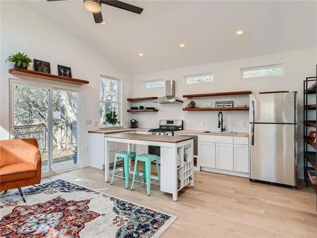 1614 Elmira Road Austin TX 78721