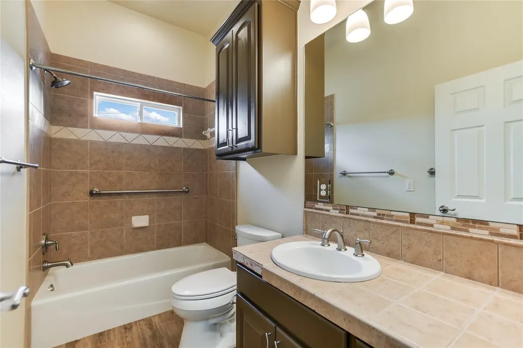1002 Madison Circle Marble Falls TX 78654