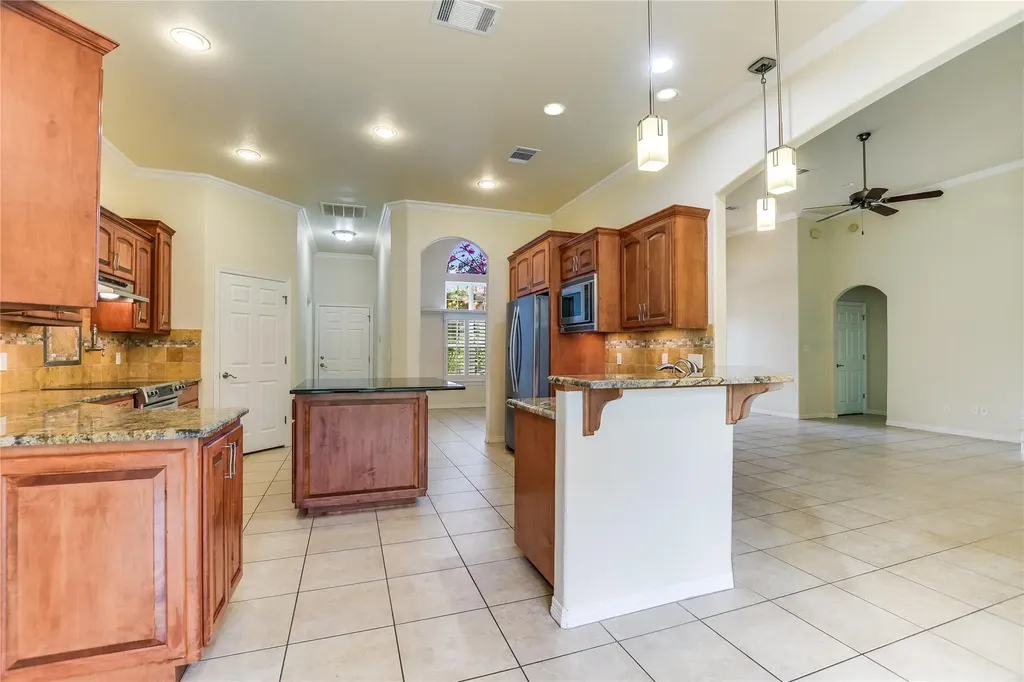 1002 Madison Circle Marble Falls TX 78654