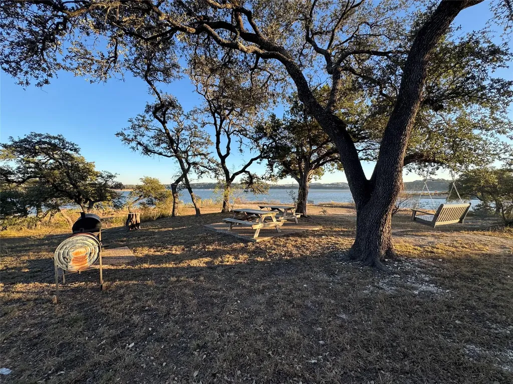 918 Debco Lane Spicewood TX 78669