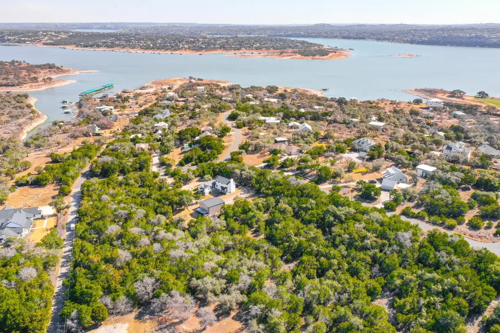 918 Debco Lane Spicewood TX 78669