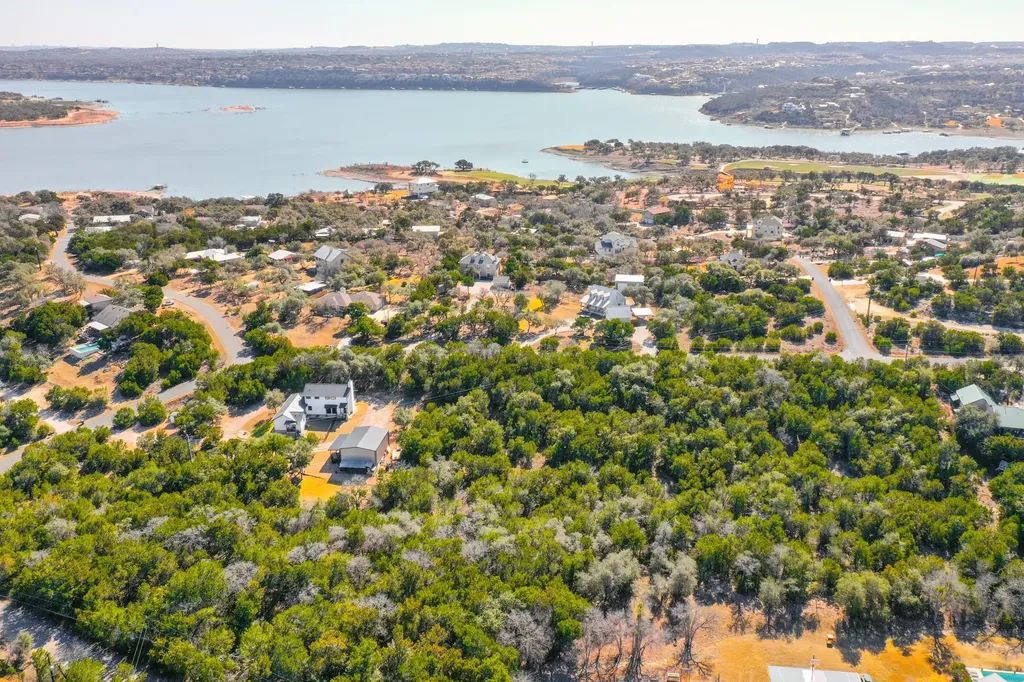 918 Debco Lane Spicewood TX 78669
