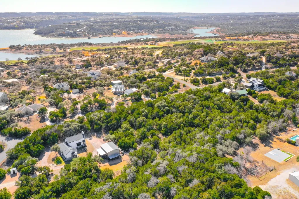 918 Debco Lane Spicewood TX 78669