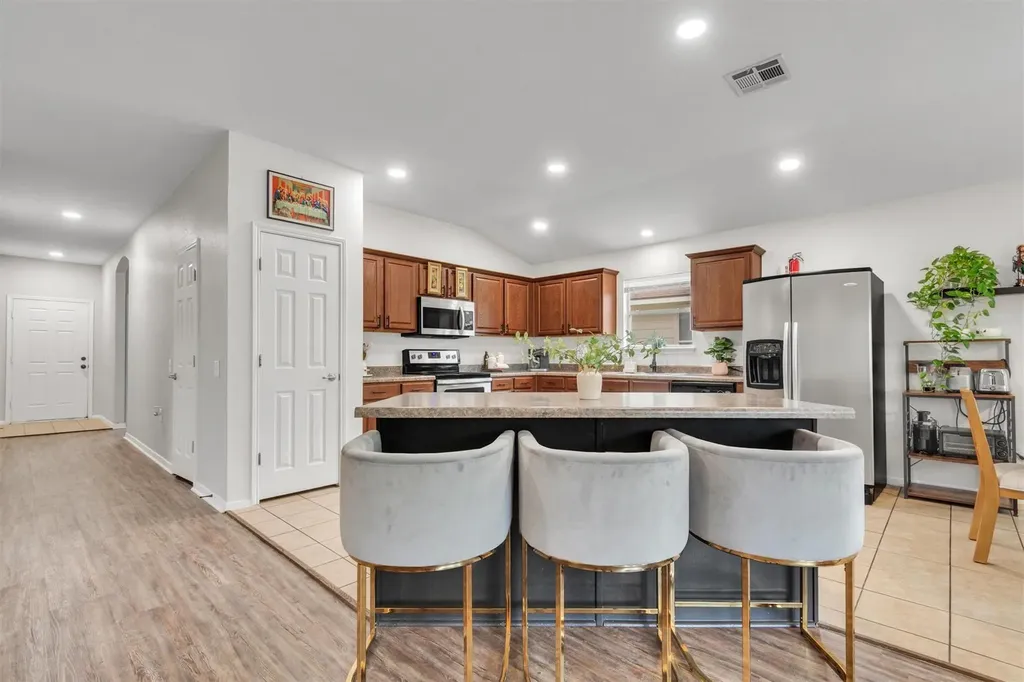 6105 Constellation Circle Del Valle TX 78617