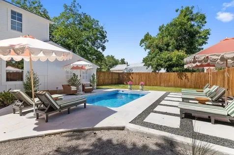 308 E Travis Street Fredericksburg TX 78624