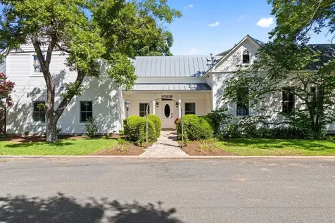 308 E Travis Street Fredericksburg TX 78624