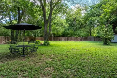 114 N College Street Gonzales TX 78629