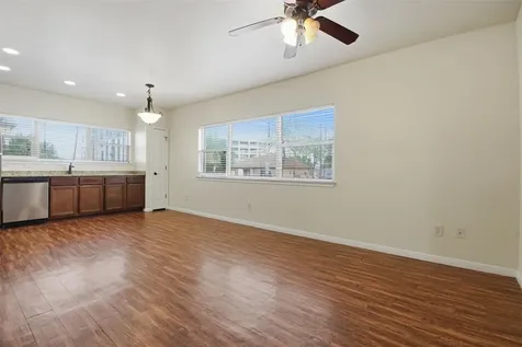 302 W San Antonio Street San Marcos TX 78666