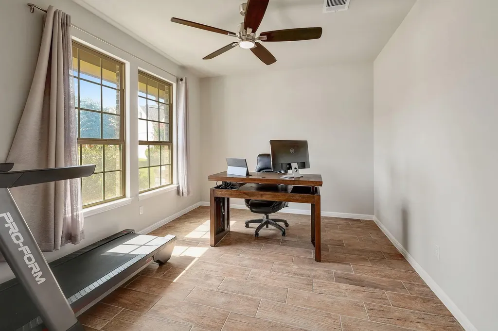 1136 Almeria Bend Leander TX 78641