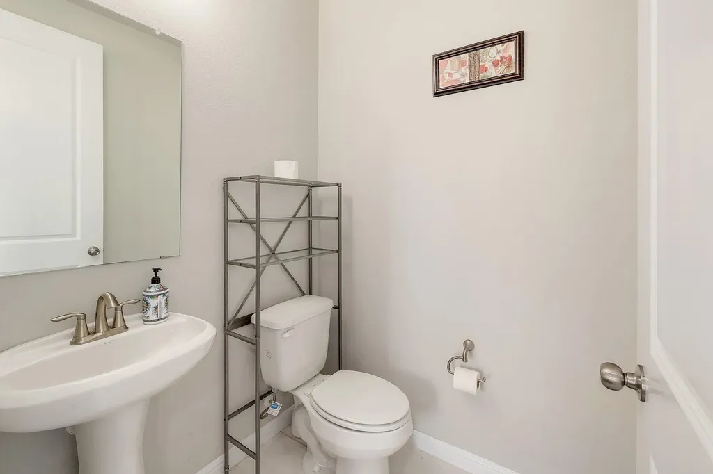 1136 Almeria Bend Leander TX 78641