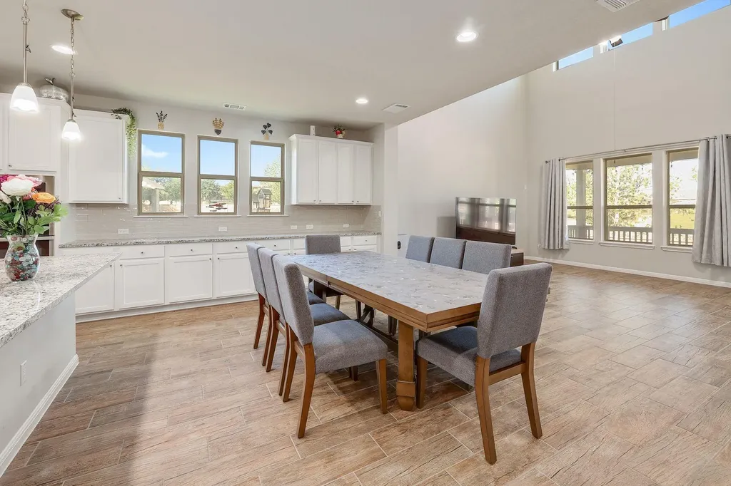1136 Almeria Bend Leander TX 78641