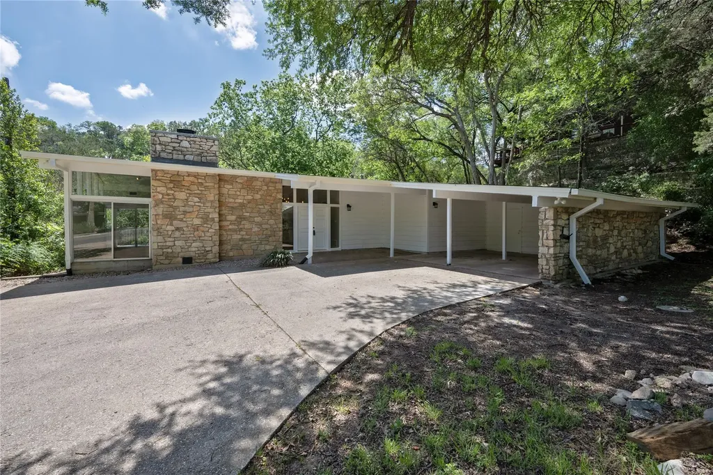 7 Hull Circle Drive Austin TX 78746