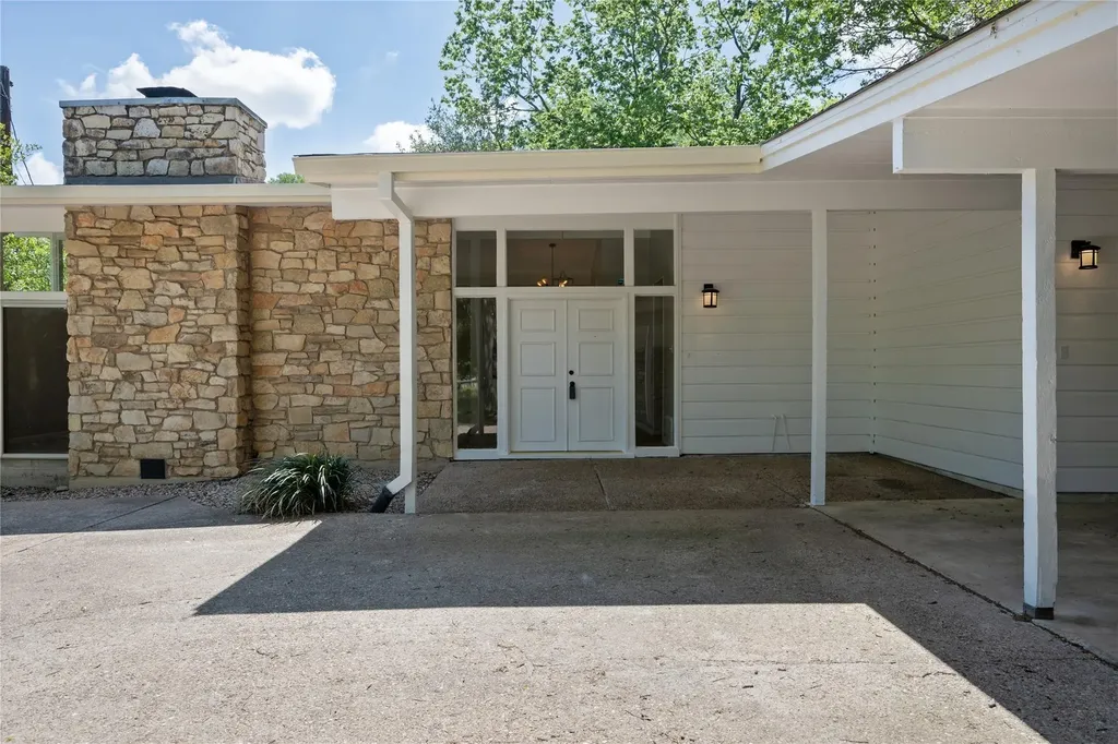 7 Hull Circle Drive Austin TX 78746